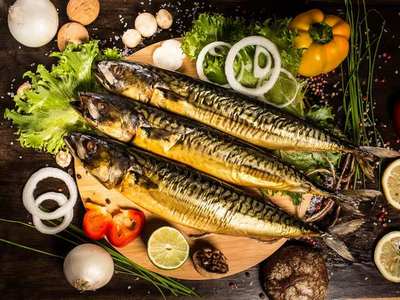 Скумбрия холодного копчения с головой 